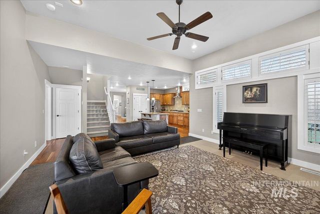 4738 S Longmoor Ave, Boise, ID 83709