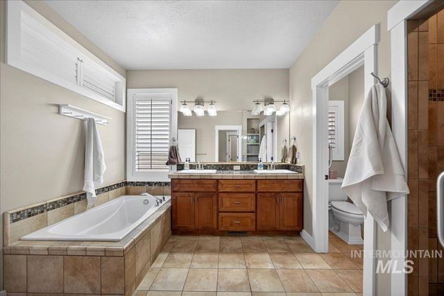 4738 S Longmoor Ave, Boise, ID 83709