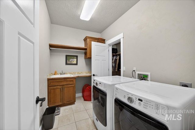 4738 S Longmoor Ave, Boise, ID 83709