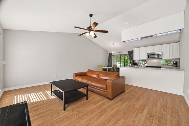 2211 S. Kirkwood Road 42, Houston, TX 77077