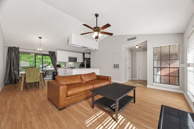 2211 S. Kirkwood Road 42, Houston, TX 77077