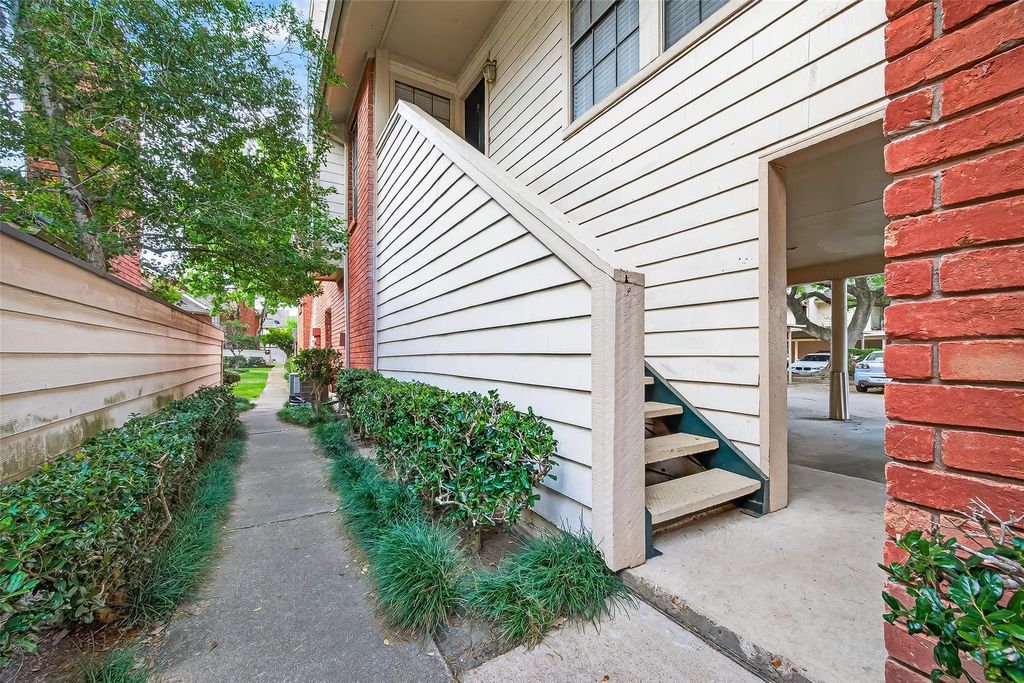 2211 S. Kirkwood Road 42, Houston, TX 77077