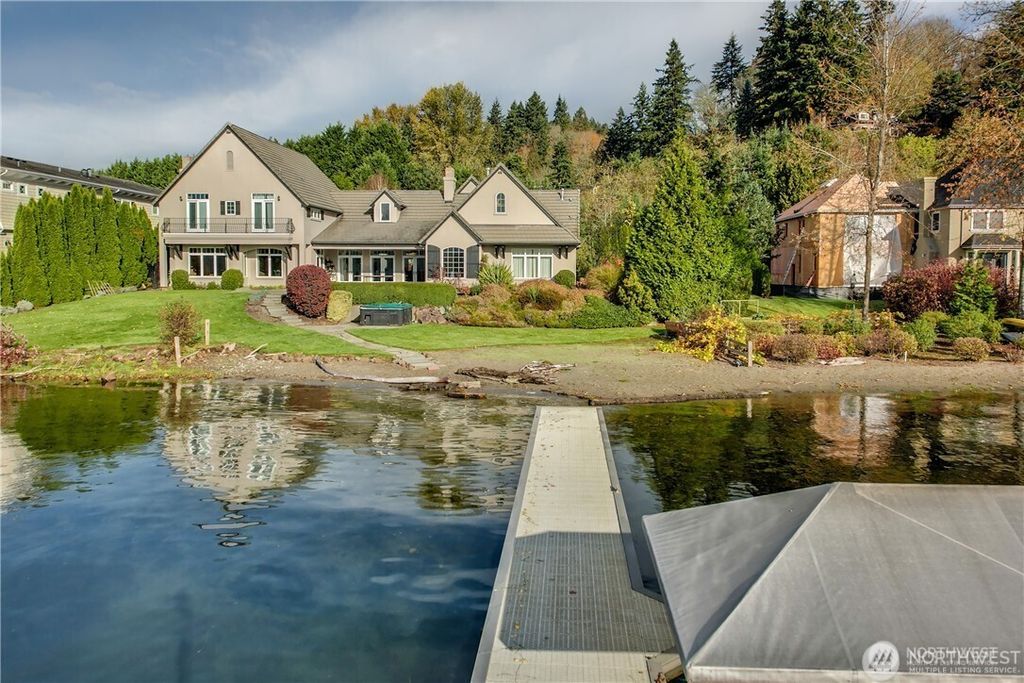 Image 1 of property listing at 4209 W Lake Sammamish Parkway SE, Sammamish, WA 98075