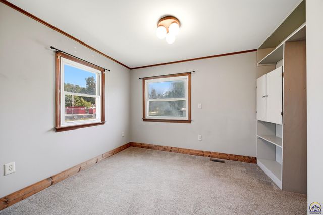 2214 SW Central Park AVE, Topeka, KS 66611