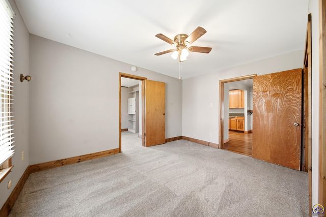 2214 SW Central Park AVE, Topeka, KS 66611