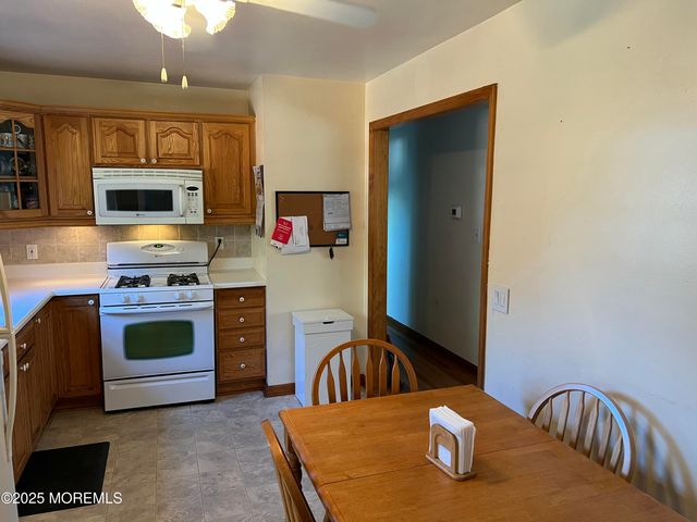 20 Nottingham Drive, Howell, NJ 07731