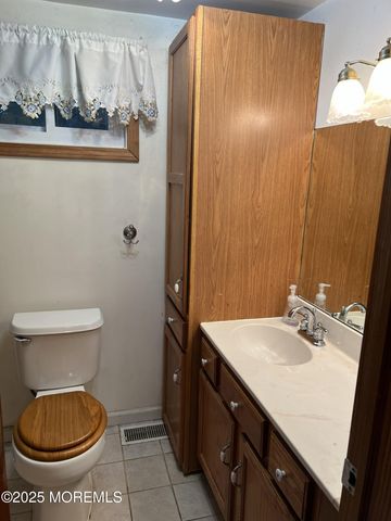 20 Nottingham Drive, Howell, NJ 07731