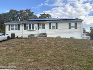 20 Nottingham Drive, Howell, NJ 07731