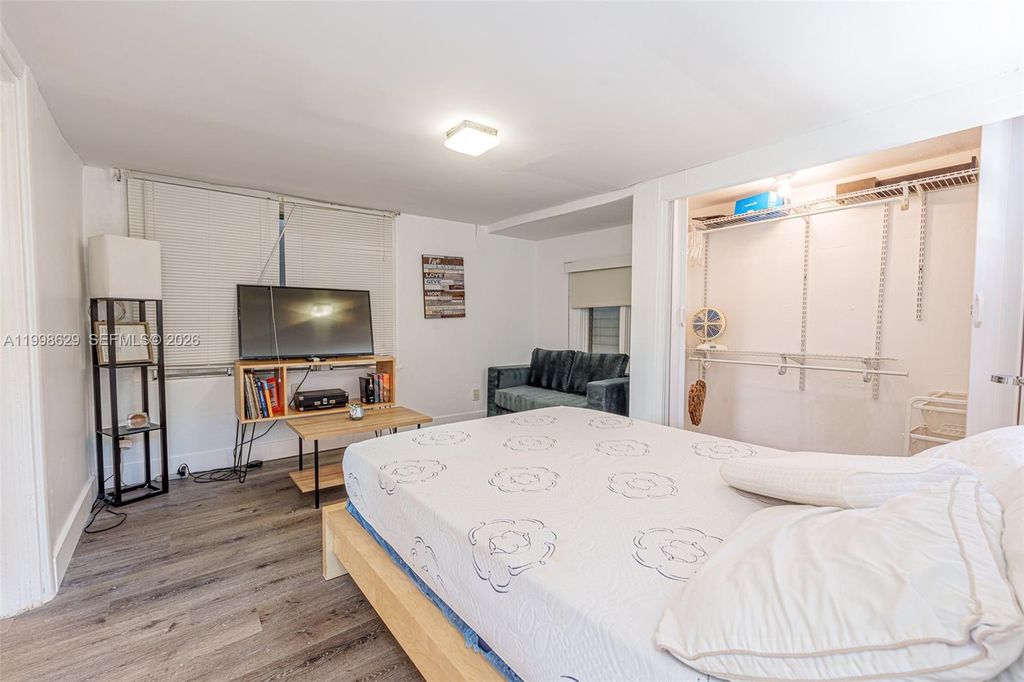 528 SW 21st Ave B, Miami, FL 33135