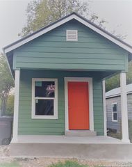 1714 salinas, San Antonio, TX 78207