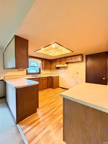 1521 Canterbury Court, Huntington, IN 46750