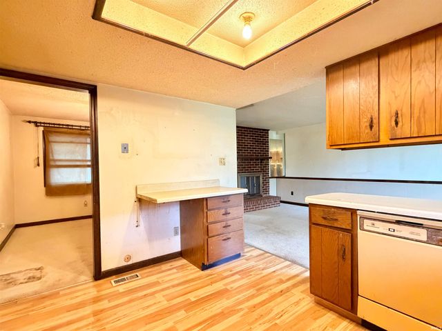 1521 Canterbury Court, Huntington, IN 46750