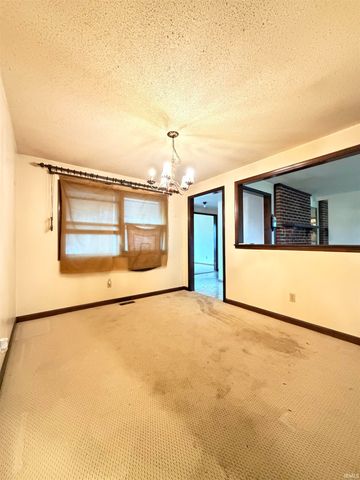 1521 Canterbury Court, Huntington, IN 46750