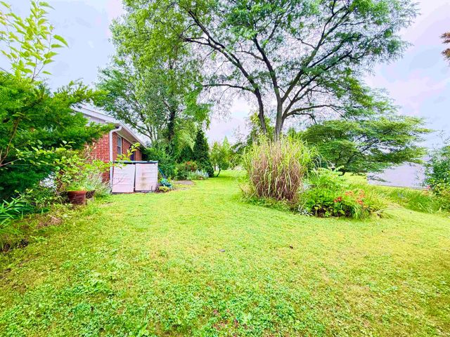 1521 Canterbury Court, Huntington, IN 46750