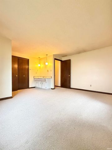 1521 Canterbury Court, Huntington, IN 46750