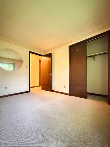 1521 Canterbury Court, Huntington, IN 46750