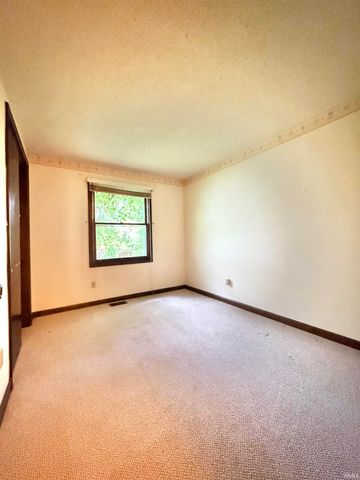 1521 Canterbury Court, Huntington, IN 46750