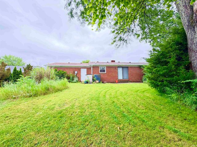 1521 Canterbury Court, Huntington, IN 46750