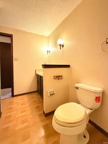 1521 Canterbury Court, Huntington, IN 46750