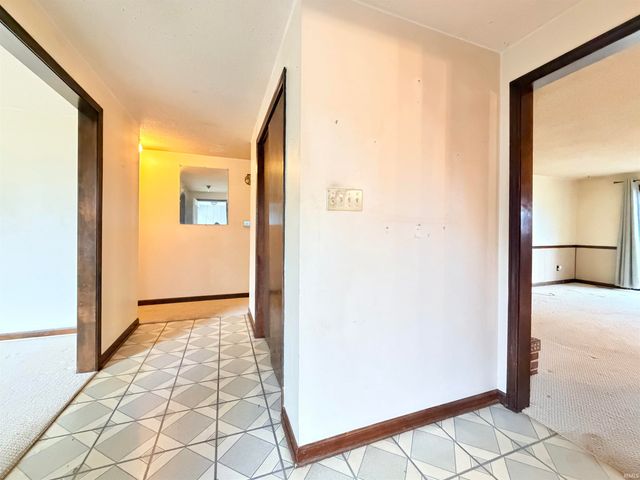 1521 Canterbury Court, Huntington, IN 46750