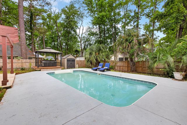 6 Duchess Court, Summerville, SC 29485