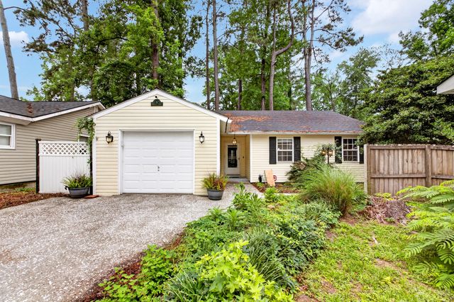 6 Duchess Court, Summerville, SC 29485