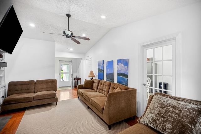 6 Duchess Court, Summerville, SC 29485