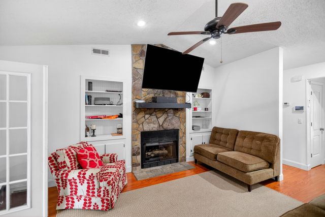 6 Duchess Court, Summerville, SC 29485