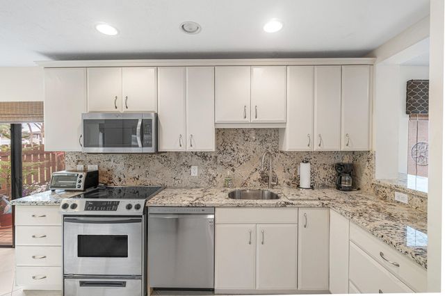 33 Southport Lane A, Boynton Beach, FL 33436
