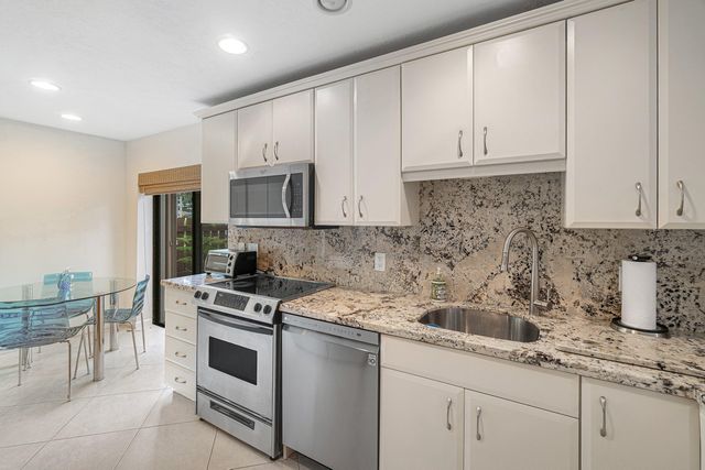 33 Southport Lane A, Boynton Beach, FL 33436