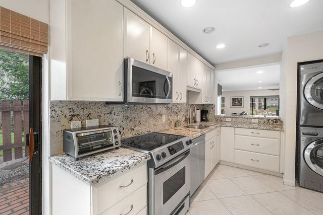 33 Southport Lane A, Boynton Beach, FL 33436