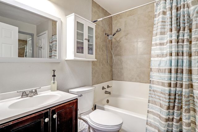 1228 La Charles Drive NE, Albuquerque, NM 87112