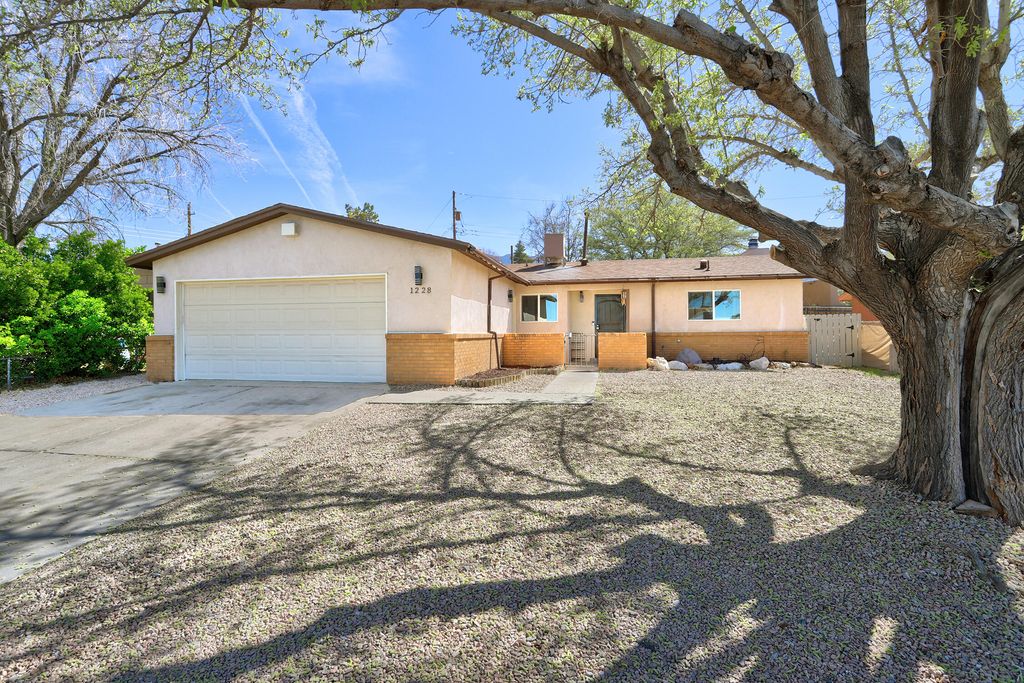 1228 La Charles Drive NE, Albuquerque, NM 87112