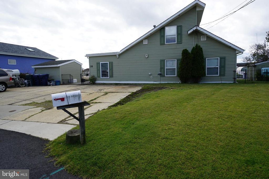 35 W MULLICA RD, Little Egg Harbor Twp, NJ 08087