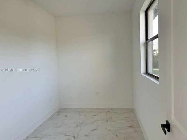 5012 TRADEWINGS, La Belle, FL 33935