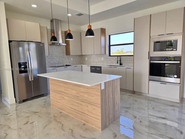 5012 TRADEWINGS, La Belle, FL 33935