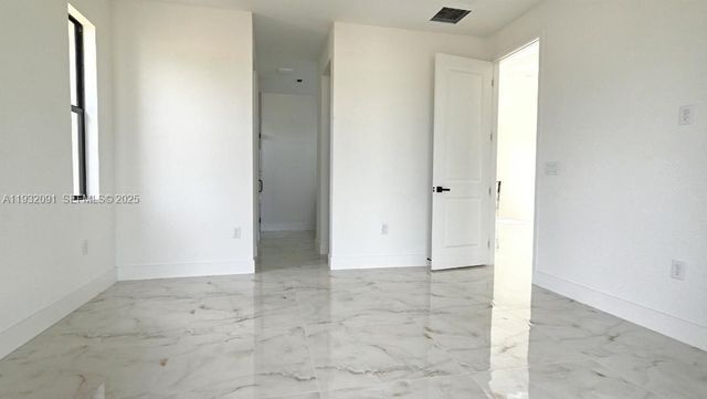 5012 TRADEWINGS, La Belle, FL 33935