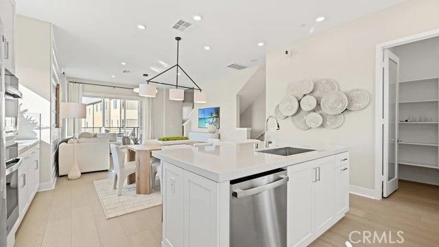 848 Sonia, Irvine, CA 92618