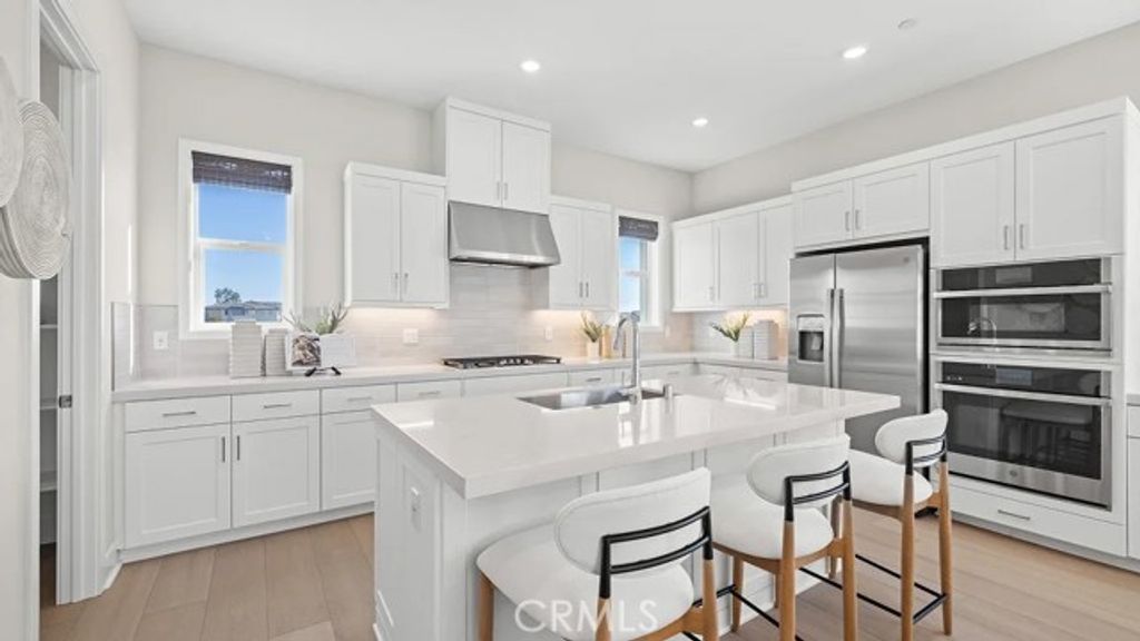 848 Sonia, Irvine, CA 92618