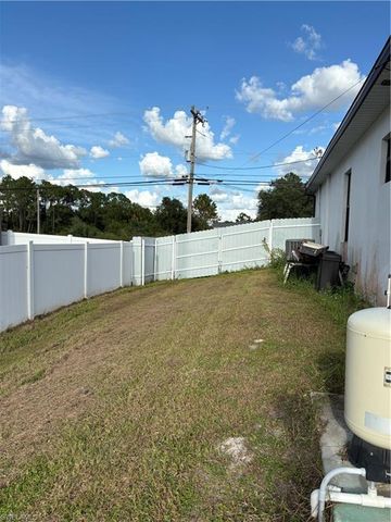 810 Floyd AVE S, Lehigh Acres, FL 33976