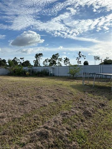 810 Floyd AVE S, Lehigh Acres, FL 33976