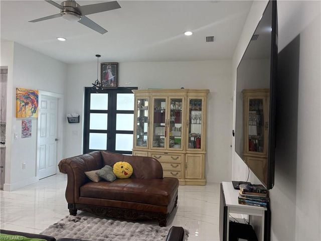 810 Floyd AVE S, Lehigh Acres, FL 33976