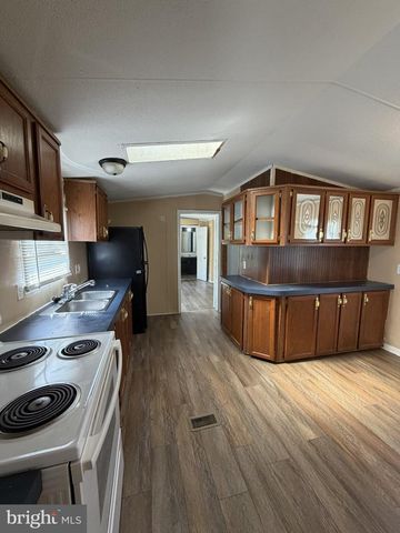 97 CONNECTOR RD, Martinsburg, WV 25405