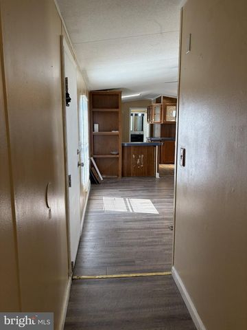 97 CONNECTOR RD, Martinsburg, WV 25405