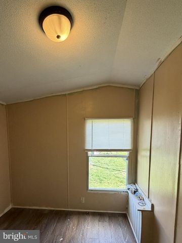 97 CONNECTOR RD, Martinsburg, WV 25405
