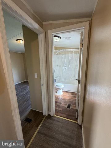 97 CONNECTOR RD, Martinsburg, WV 25405