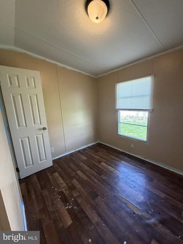 97 CONNECTOR RD, Martinsburg, WV 25405