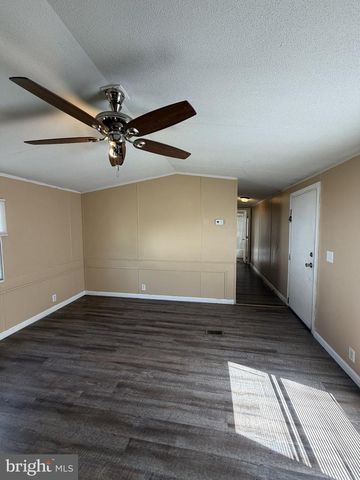 97 CONNECTOR RD, Martinsburg, WV 25405