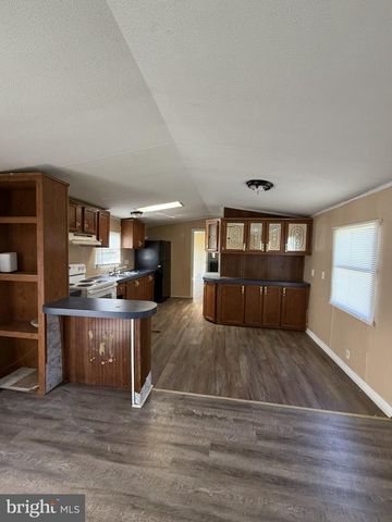 97 CONNECTOR RD, Martinsburg, WV 25405