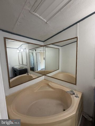 97 CONNECTOR RD, Martinsburg, WV 25405